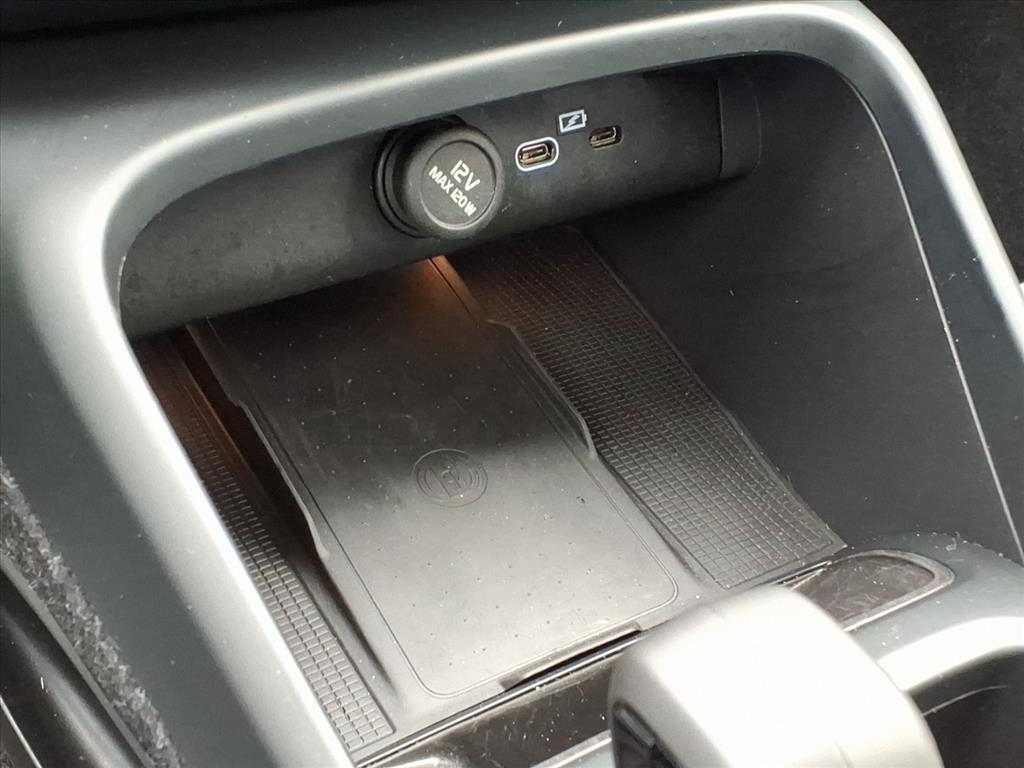 Volvo XC40 B5 AWD Core Bright Theme 2025