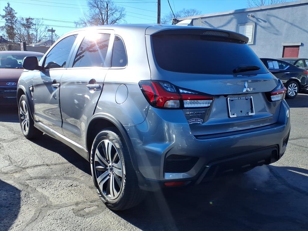 Mitsubishi Outlander Sport ES 2.0 CVT 2021