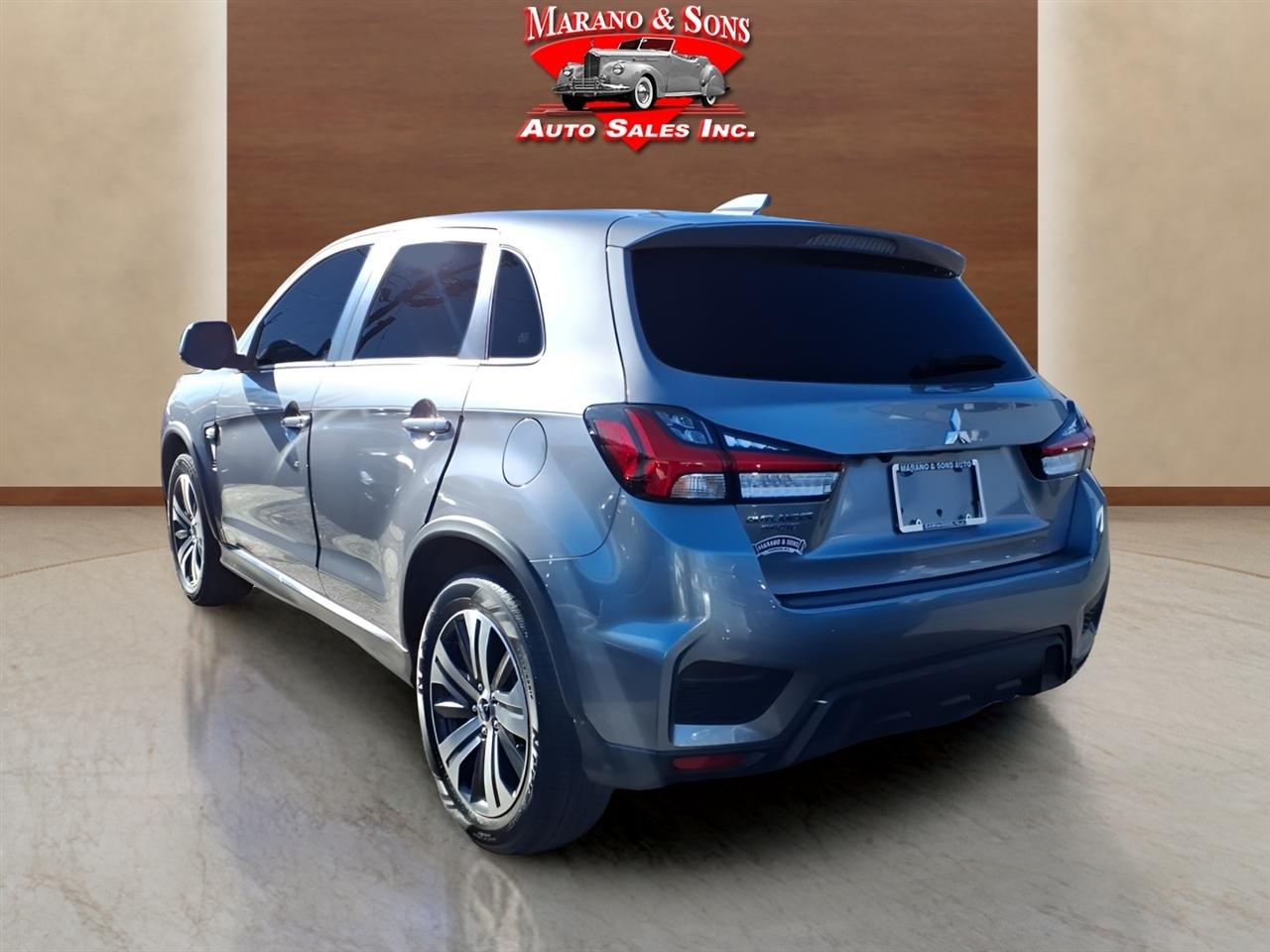 Mitsubishi Outlander Sport ES 2.0 CVT 2021