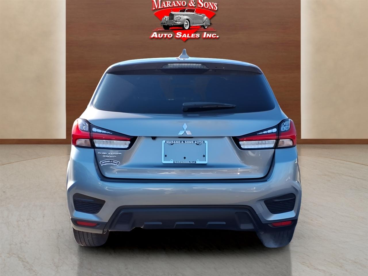 Mitsubishi Outlander Sport ES 2.0 CVT 2021