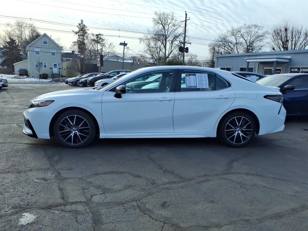Toyota Camry SE Auto (Natl) 2021