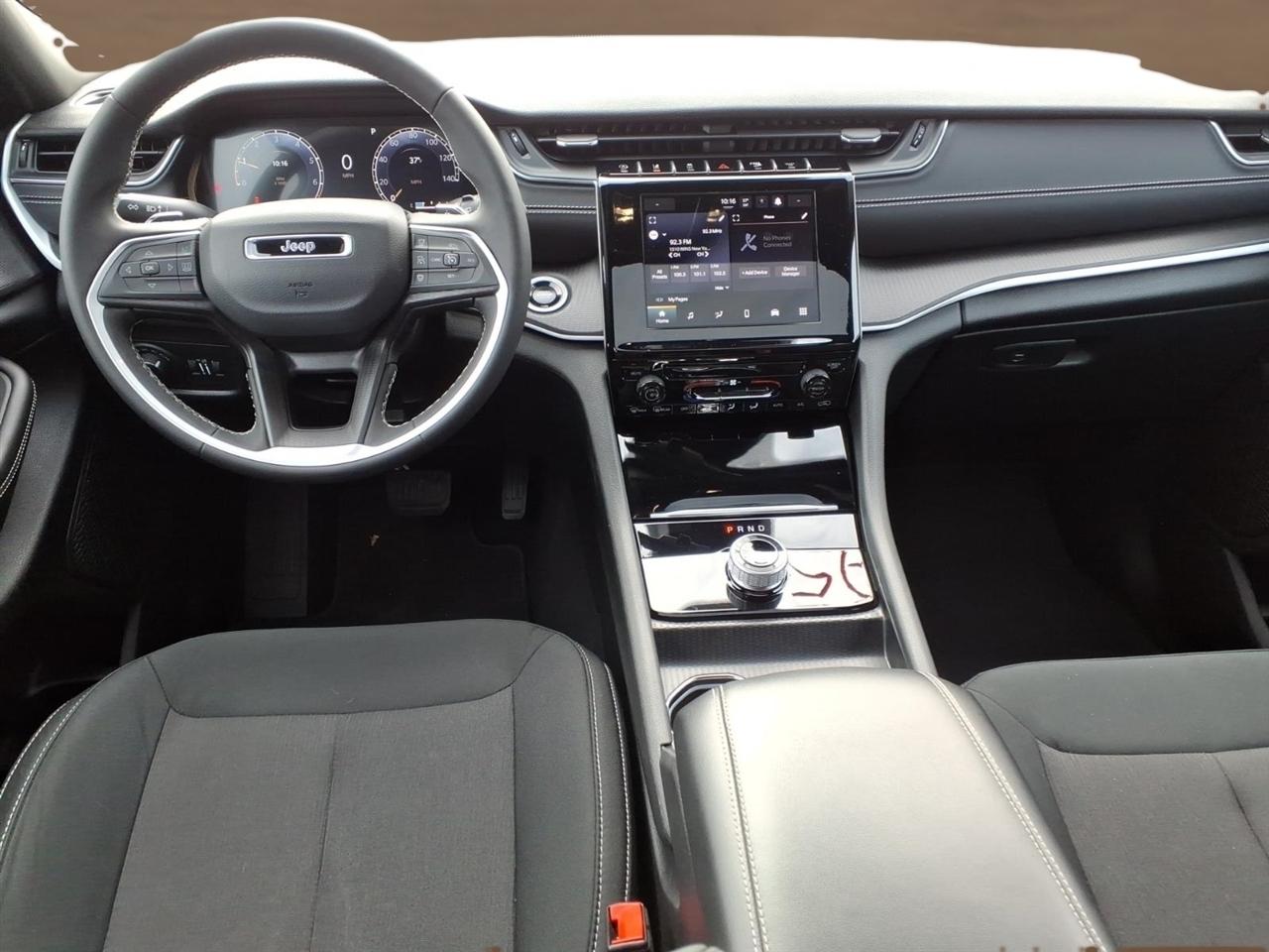 Jeep Grand Cherokee L Laredo X 4x4 2025