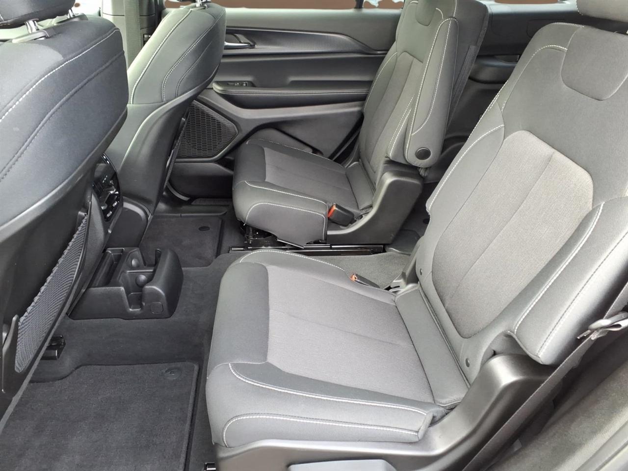 Jeep Grand Cherokee L Laredo X 4x4 2025