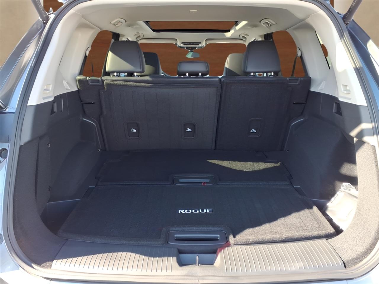 Nissan Rogue AWD Platinum 2025