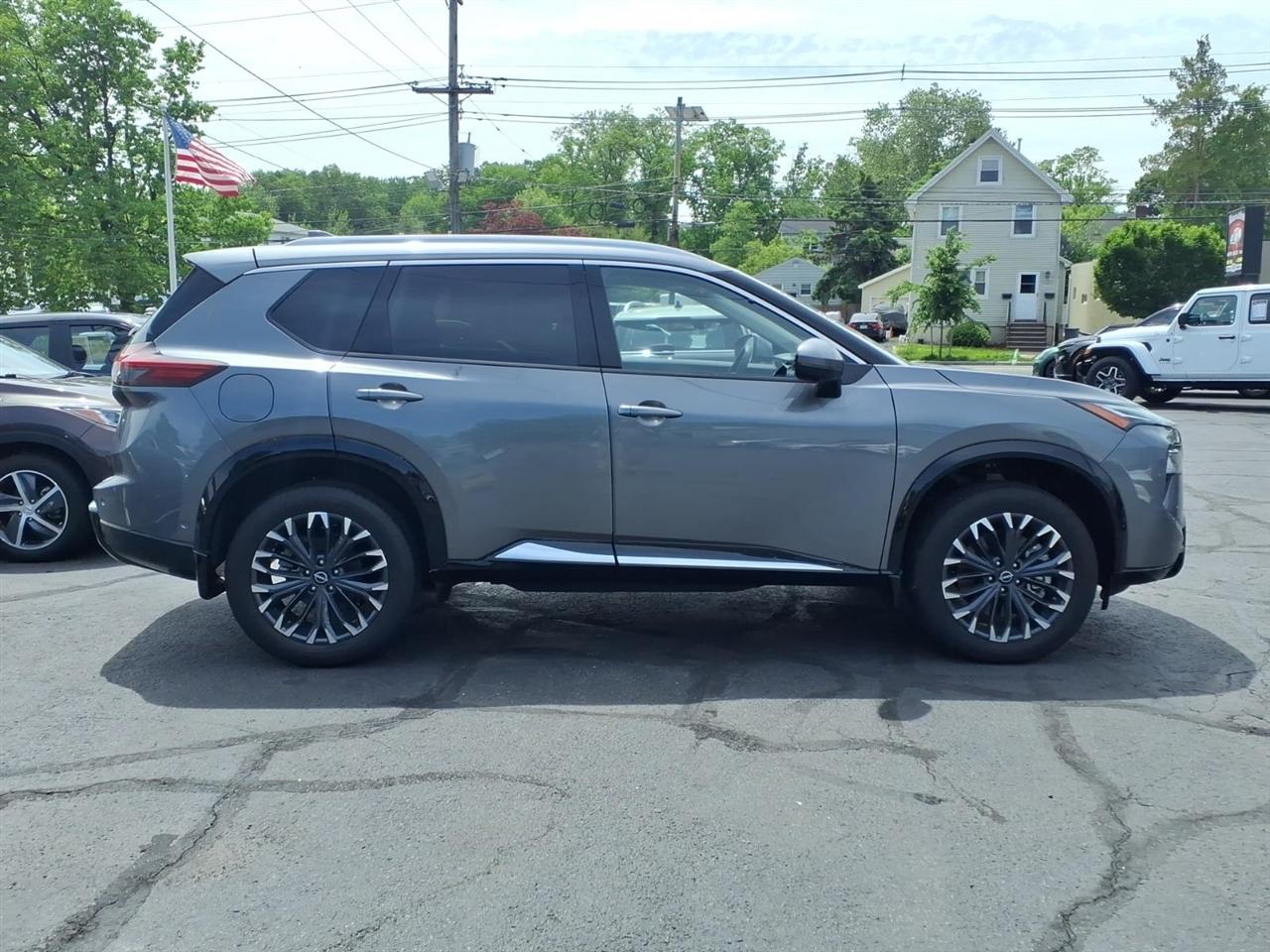 Nissan Rogue AWD Platinum 2025
