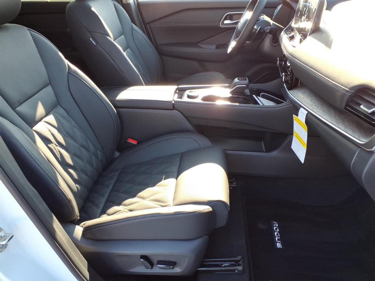 Nissan Rogue AWD Platinum 2025