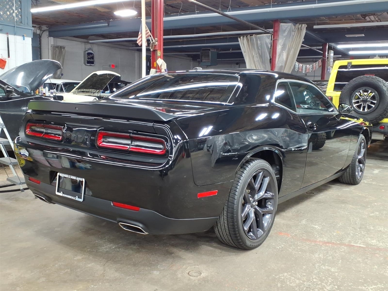 Dodge Challenger SXT RWD 2023