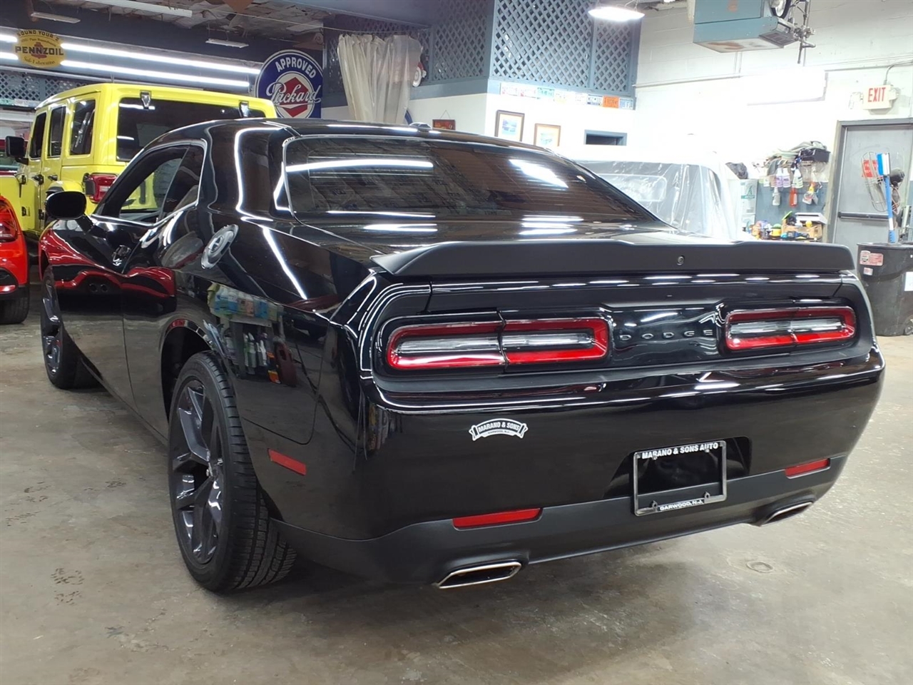 Dodge Challenger SXT RWD 2023