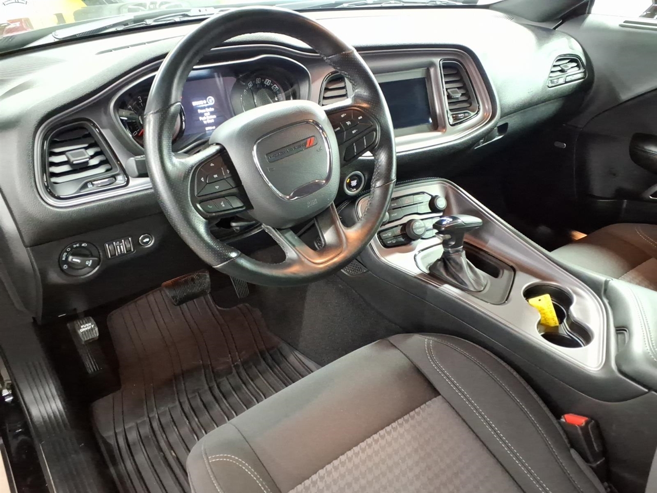 Dodge Challenger SXT RWD 2023