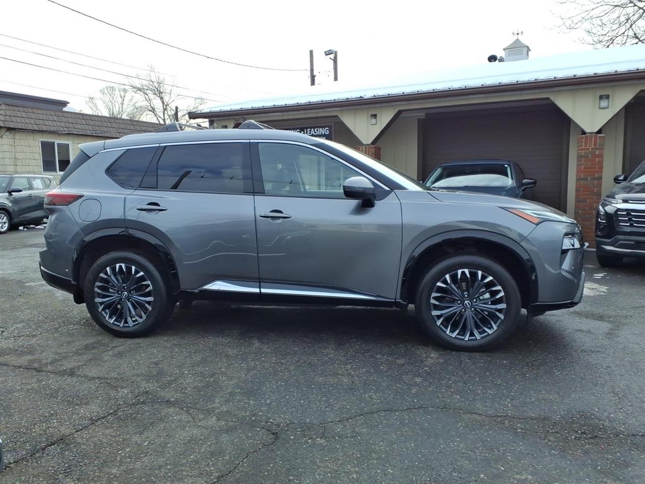 Nissan Rogue AWD Platinum 2025