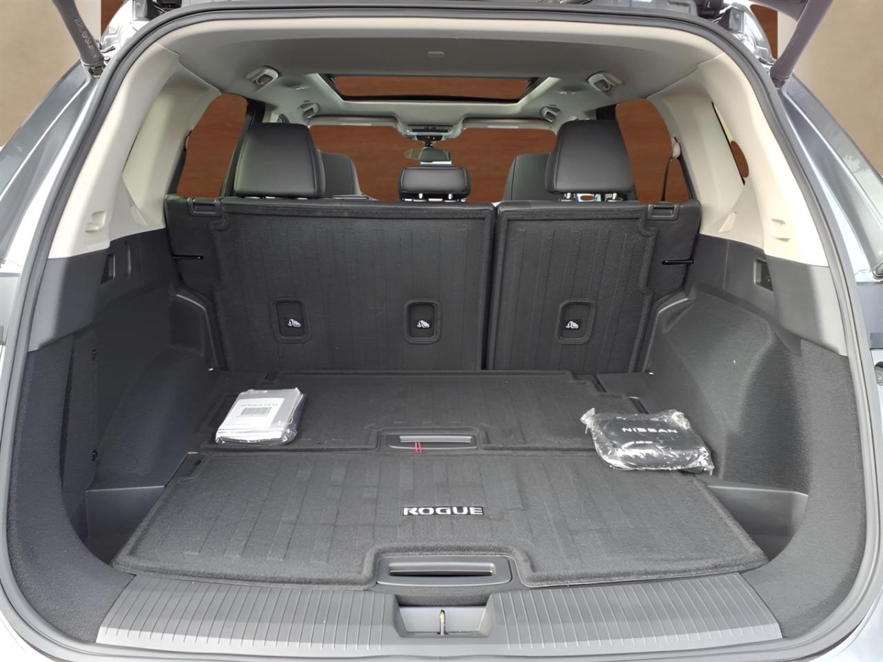 Nissan Rogue AWD Platinum 2025