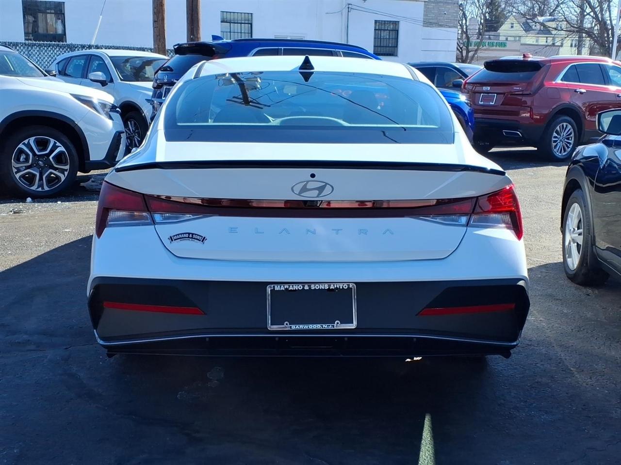 Hyundai Elantra SEL Sport IVT 2025