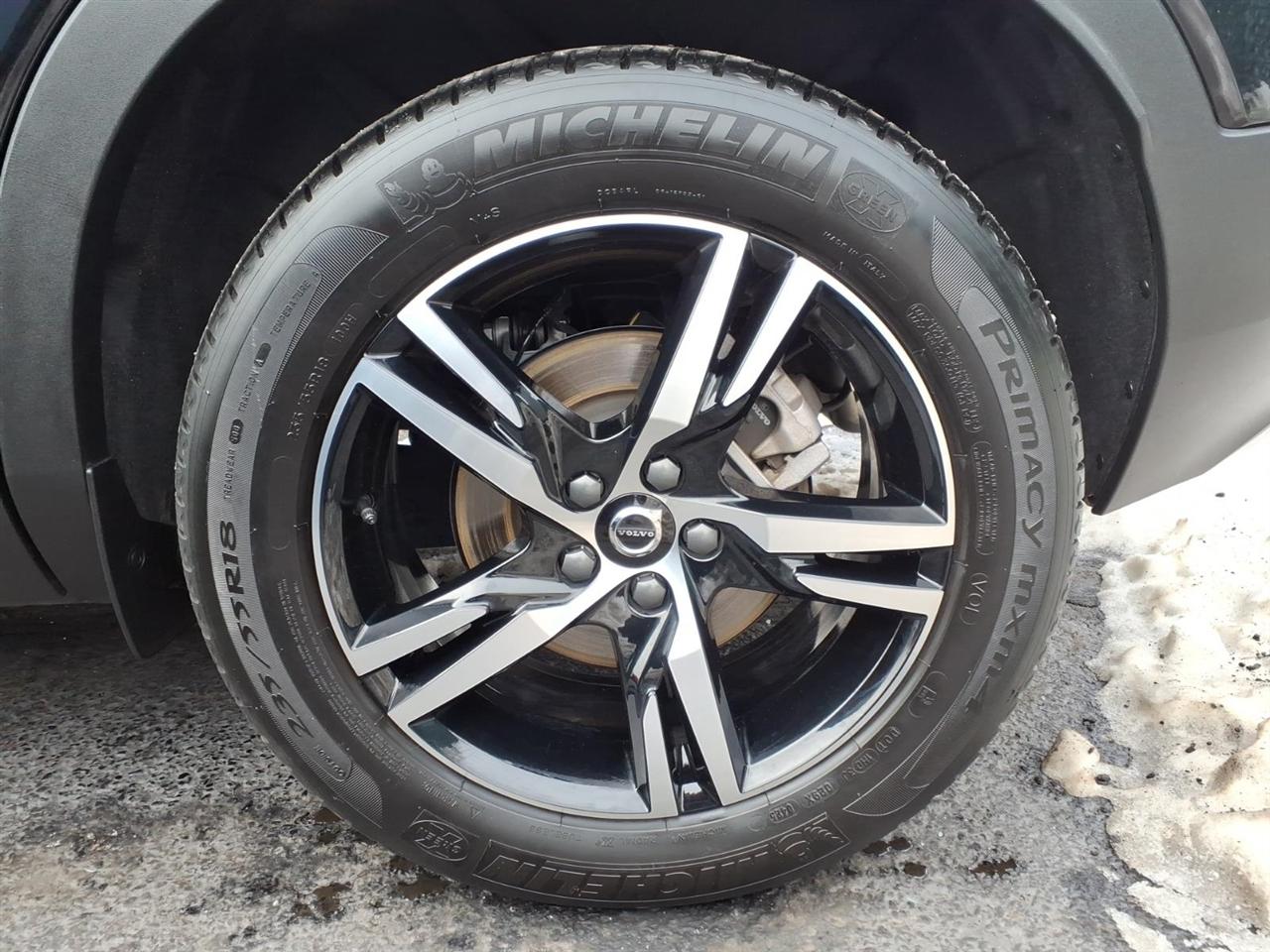 Volvo XC40 B5 AWD Core Bright Theme 2025