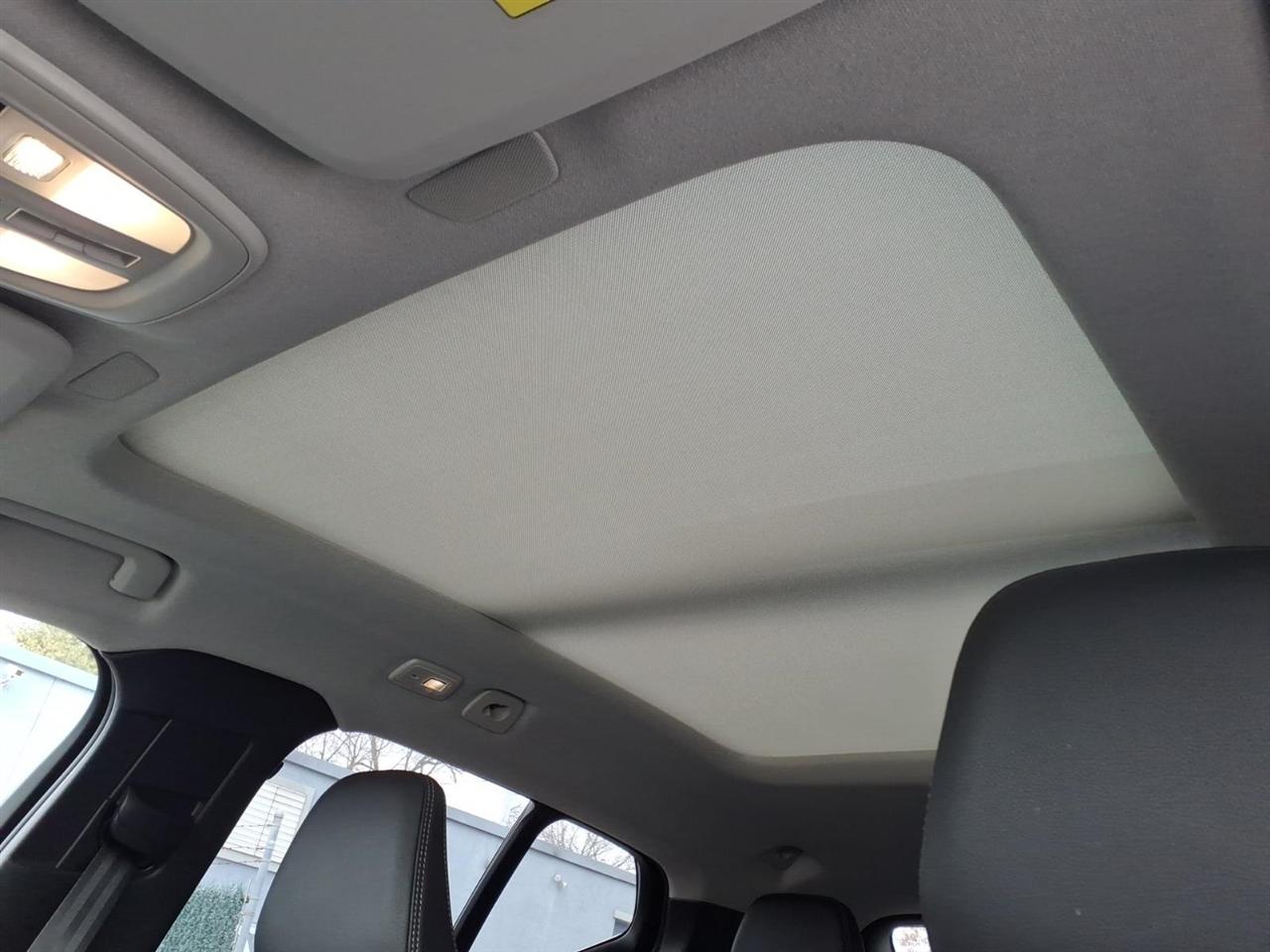 Volvo XC40 B5 AWD Core Bright Theme 2025