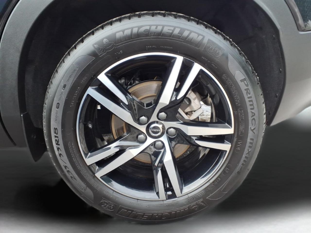 Volvo XC40 B5 AWD Core Bright Theme 2025