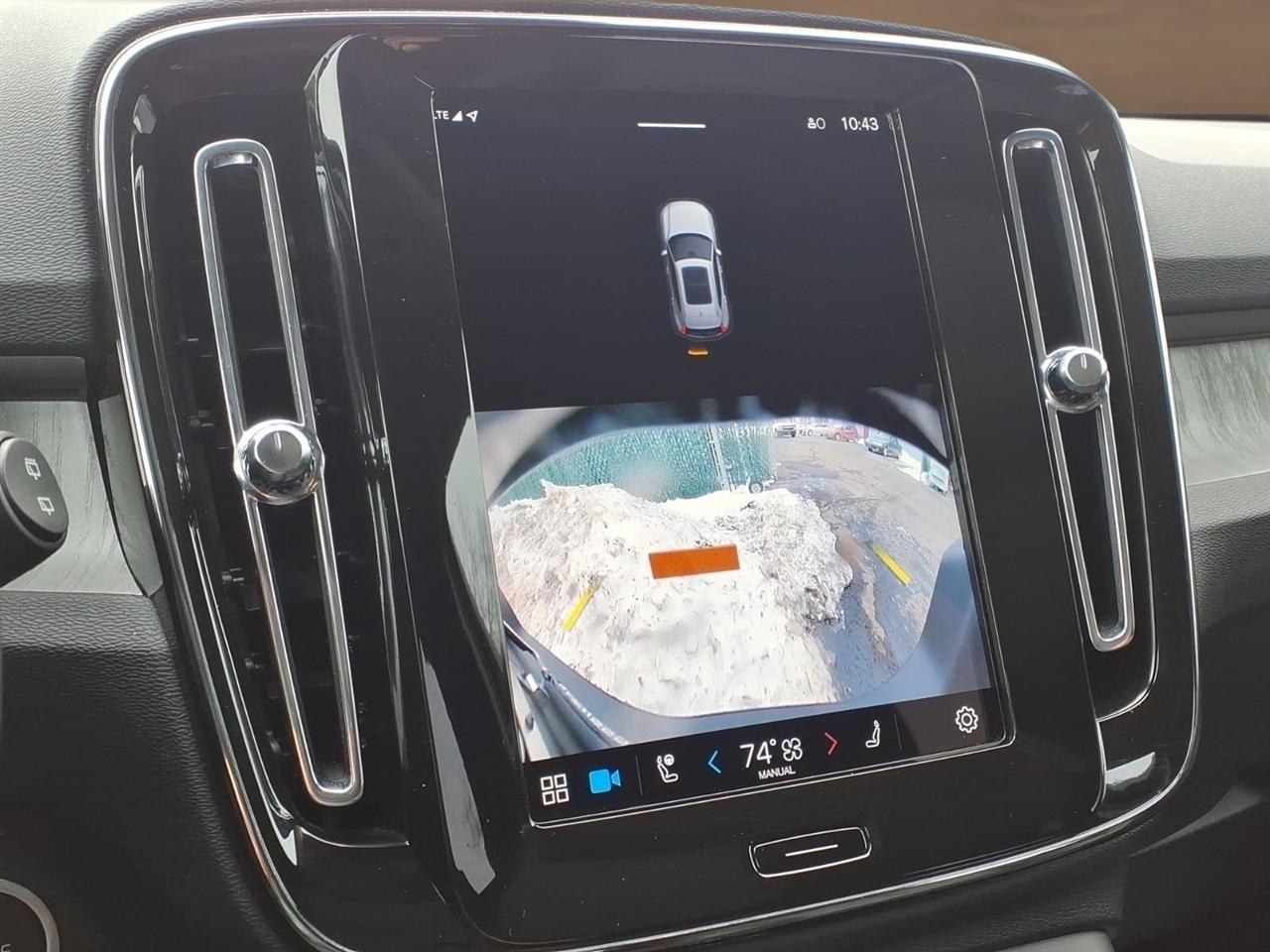 Volvo XC40 B5 AWD Core Bright Theme 2025