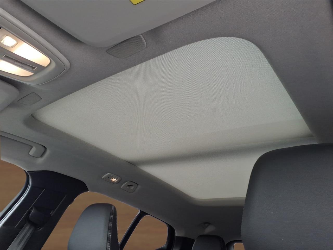 Volvo XC40 B5 AWD Core Bright Theme 2025