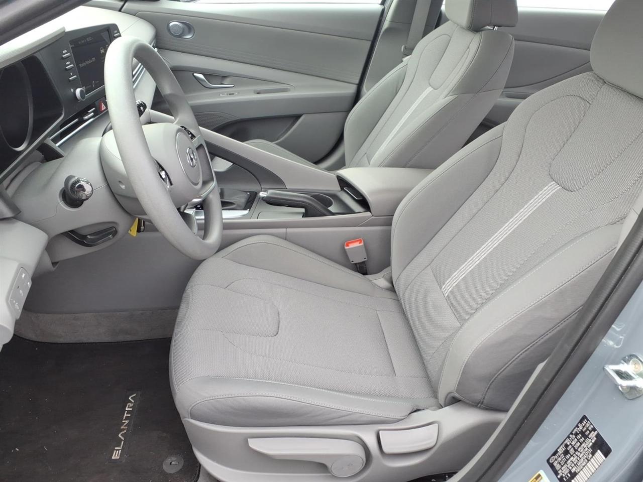 Hyundai Elantra SE IVT 2023