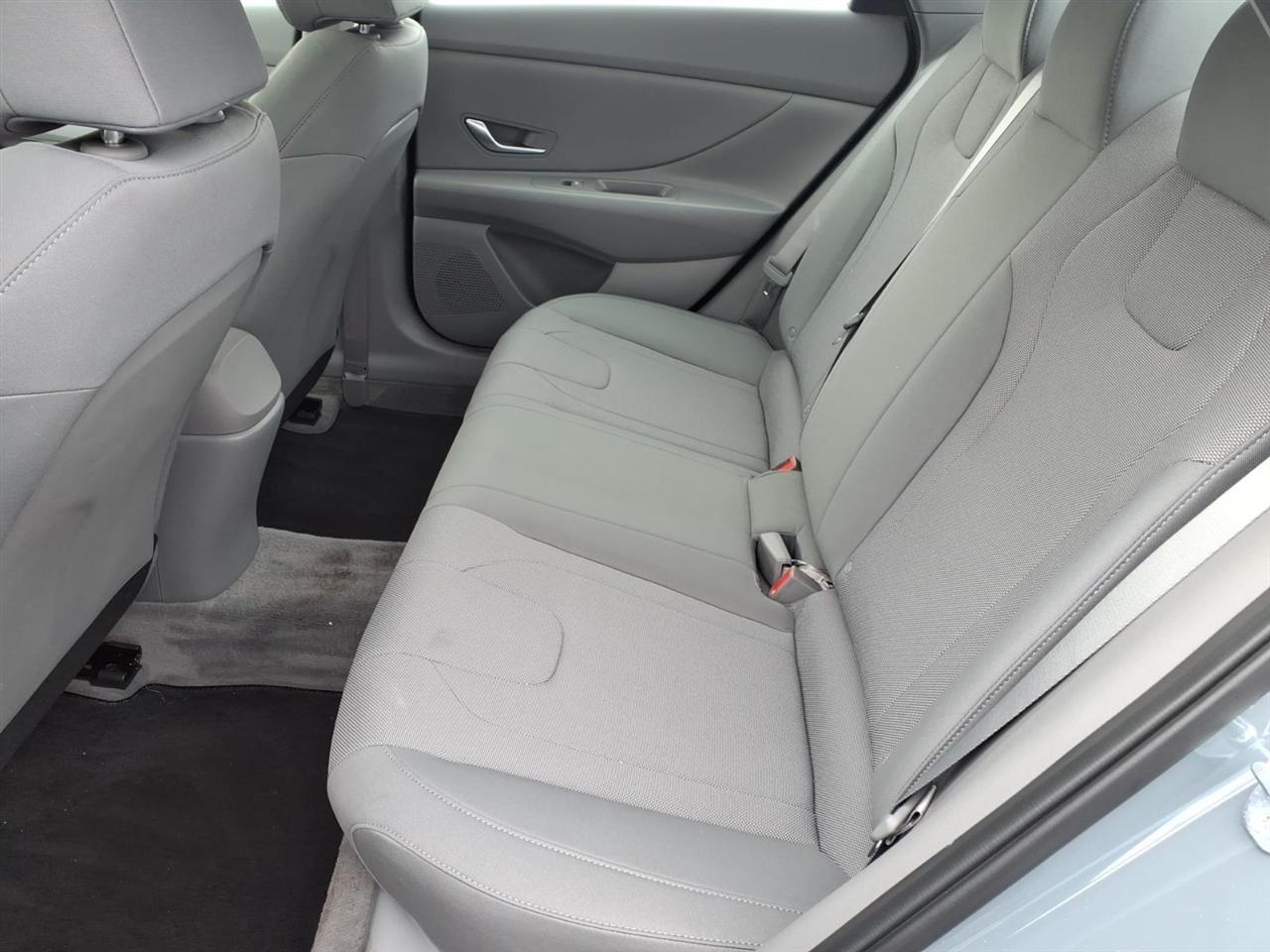 Hyundai Elantra SE IVT 2023