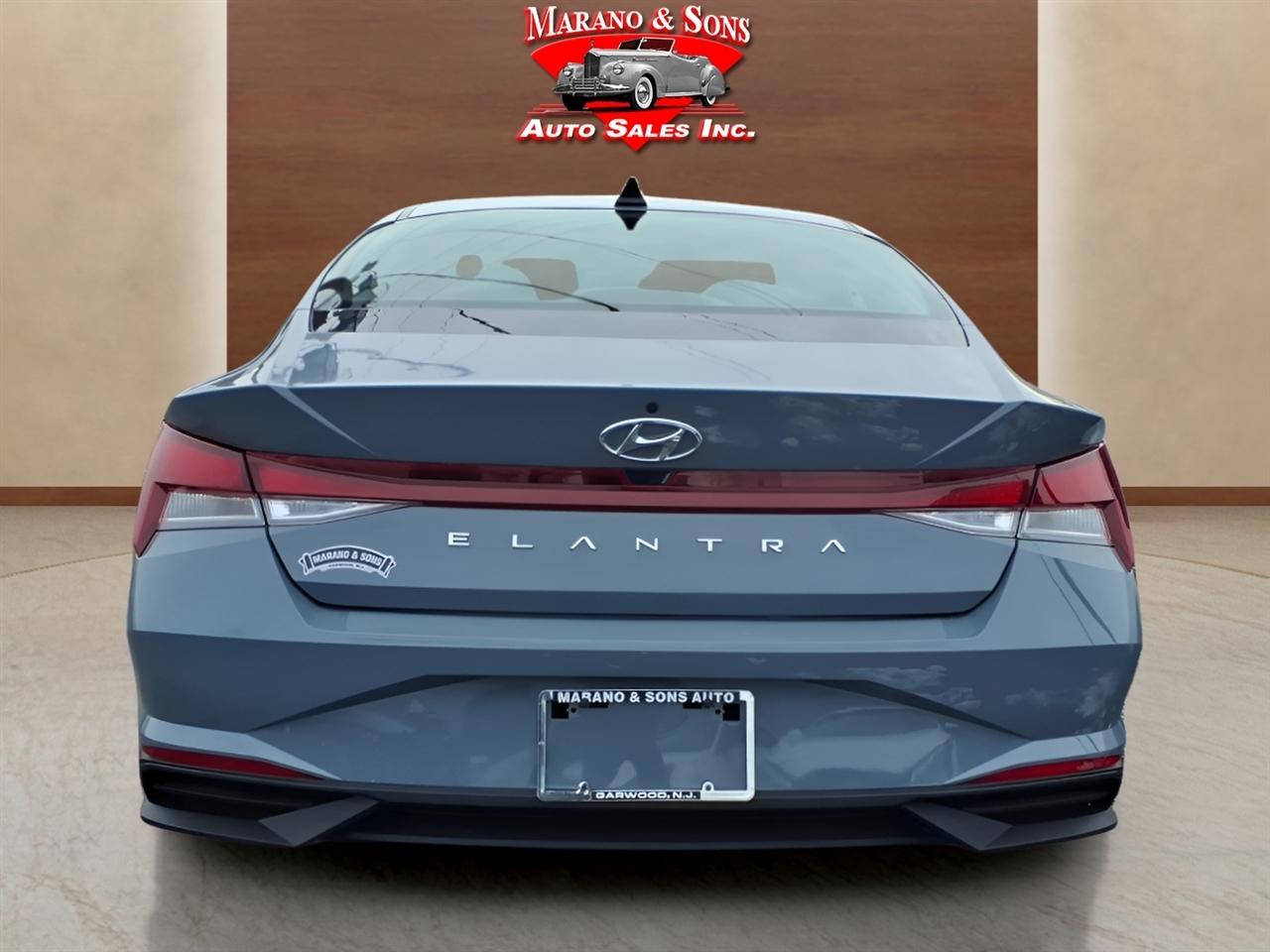 Hyundai Elantra SE IVT 2023