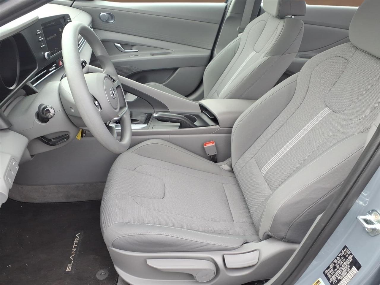 Hyundai Elantra SE IVT 2023