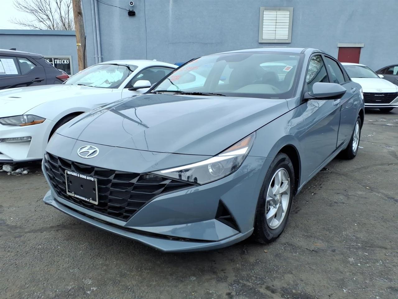 2023 Hyundai Elantra SE