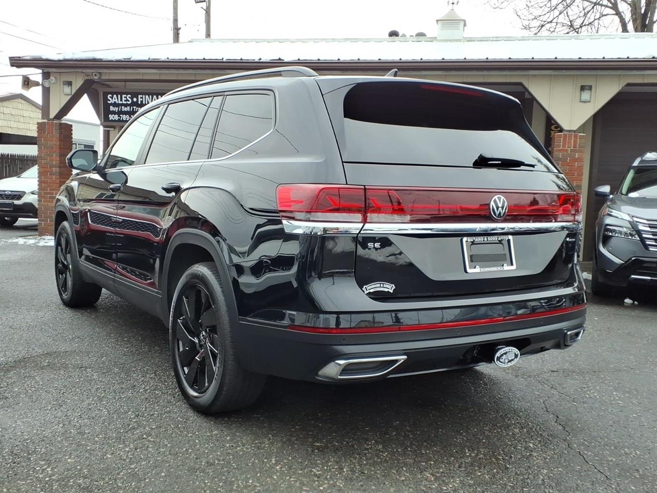 Volkswagen Atlas 2.0T SE w/Technology 4MOTION 2025
