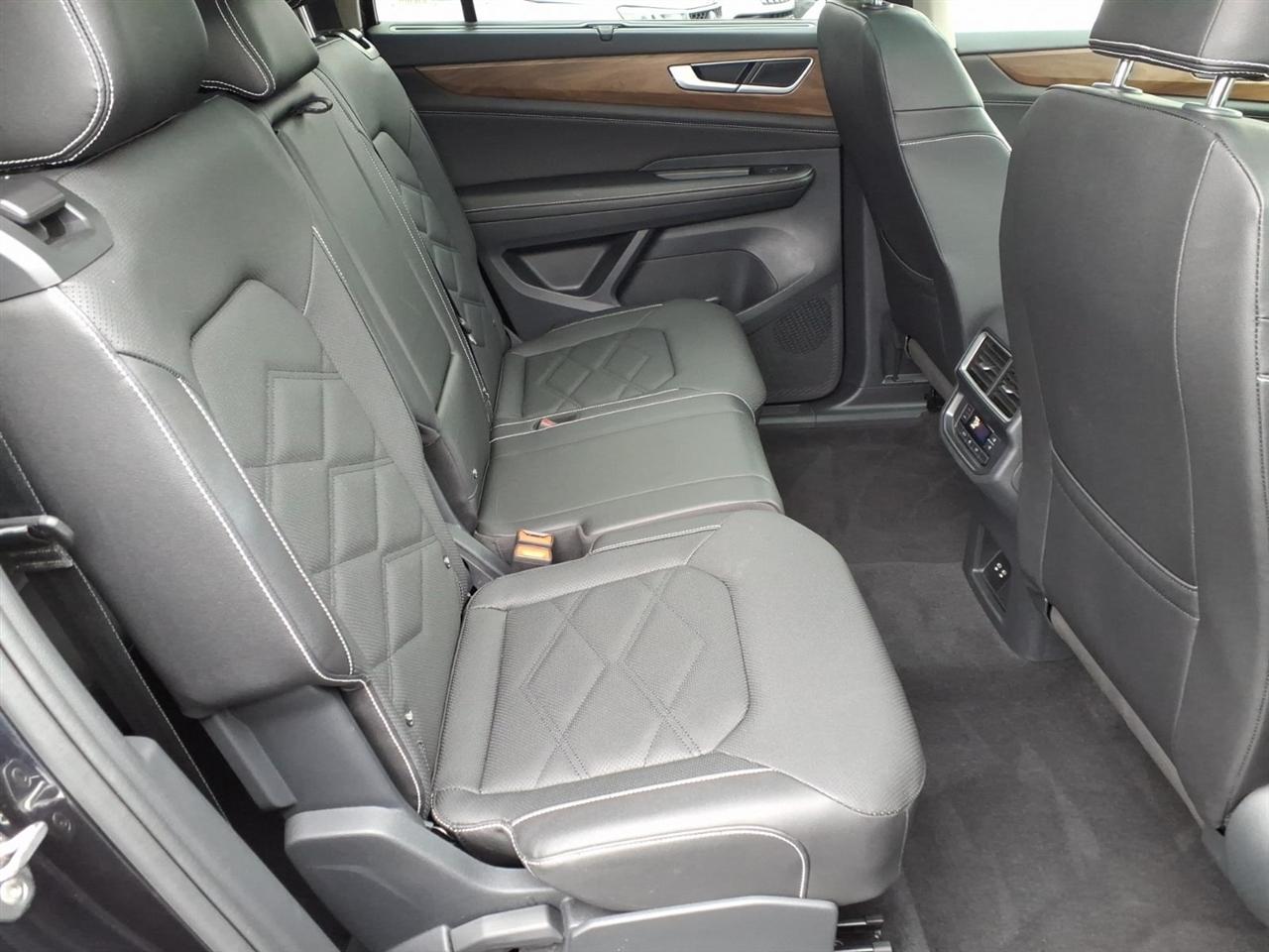 Volkswagen Atlas 2.0T SE w/Technology 4MOTION 2025