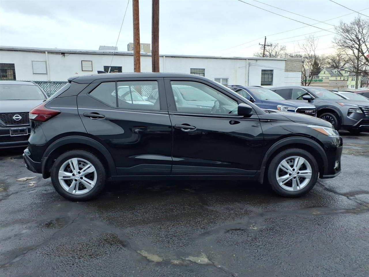 Nissan Kicks S FWD 2023