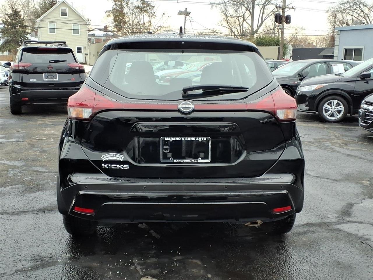 Nissan Kicks S FWD 2023