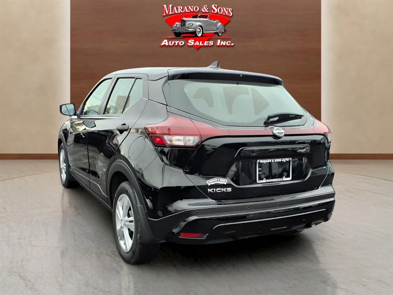 Nissan Kicks S FWD 2023