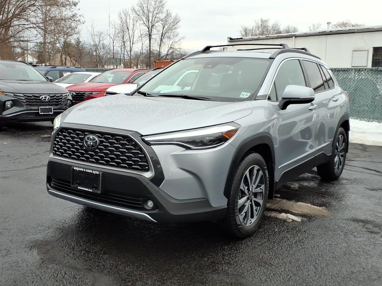 2022 Toyota Corolla Cross XLE 4WD (Natl)