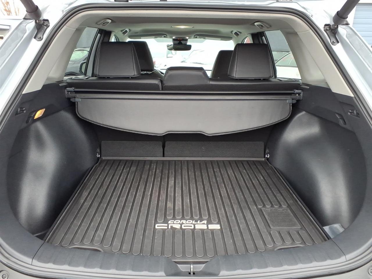 Toyota Corolla Cross XLE 4WD (Natl) 2022