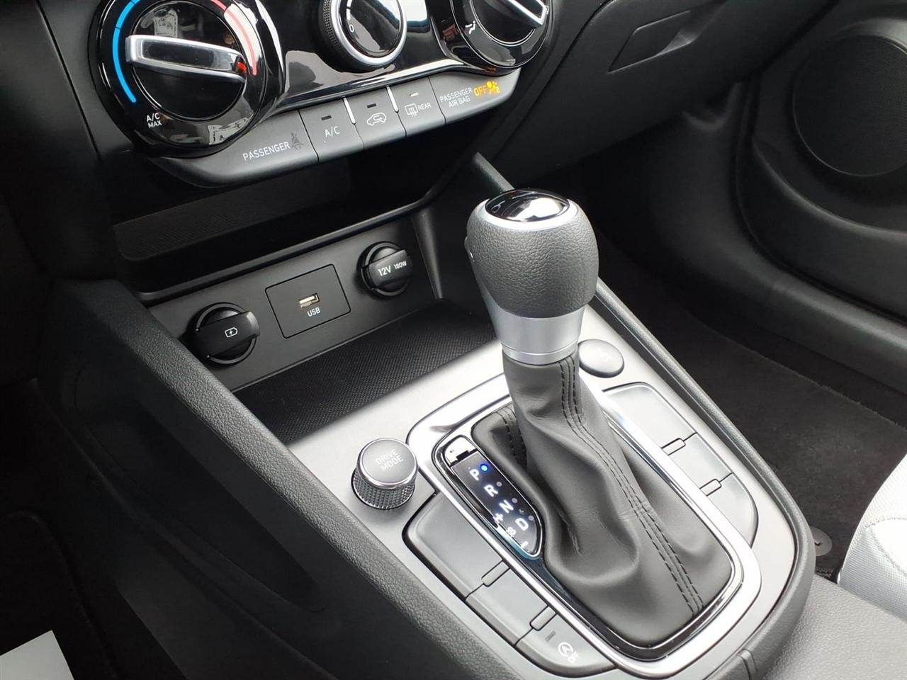 Hyundai Kona SEL Auto AWD 2023