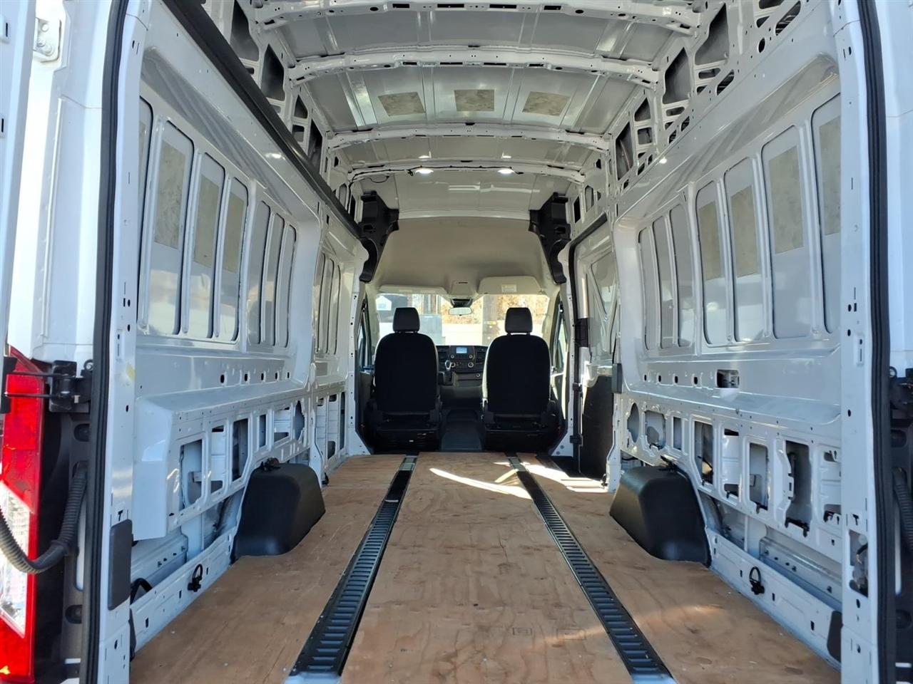 Ford Transit Cargo Van T-250 148" EL Hi Rf 9070 GVWR RWD 2021