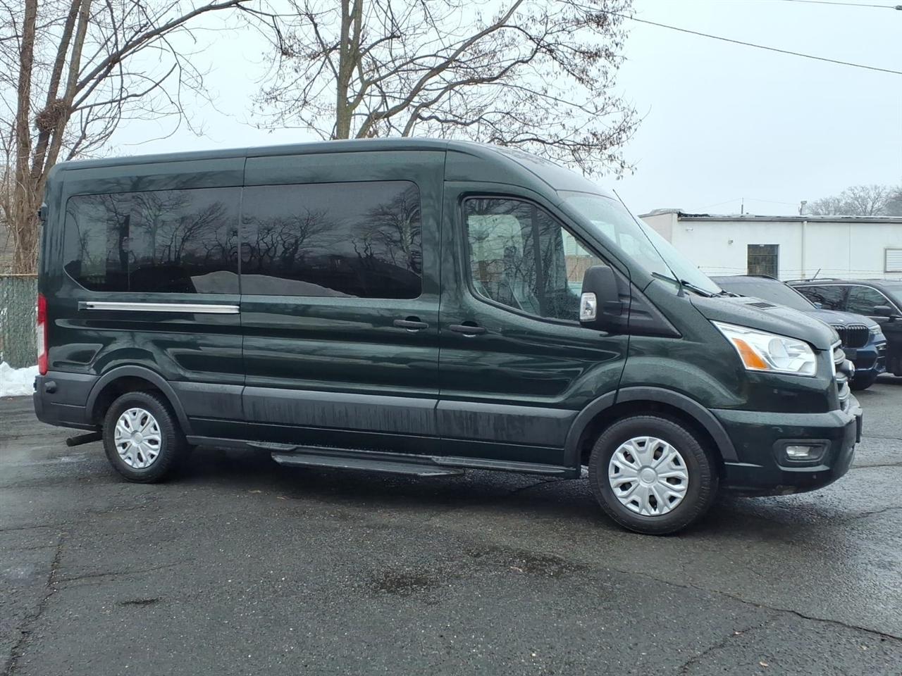 Ford Transit Passenger Wagon T-350 148" Med Roof XLT RWD 2020