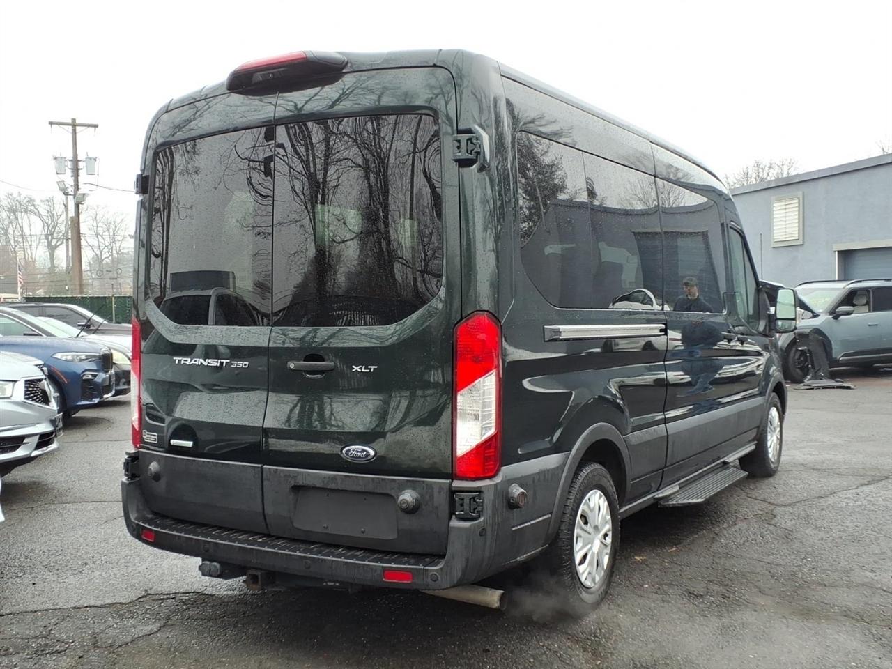 Ford Transit Passenger Wagon T-350 148" Med Roof XLT RWD 2020
