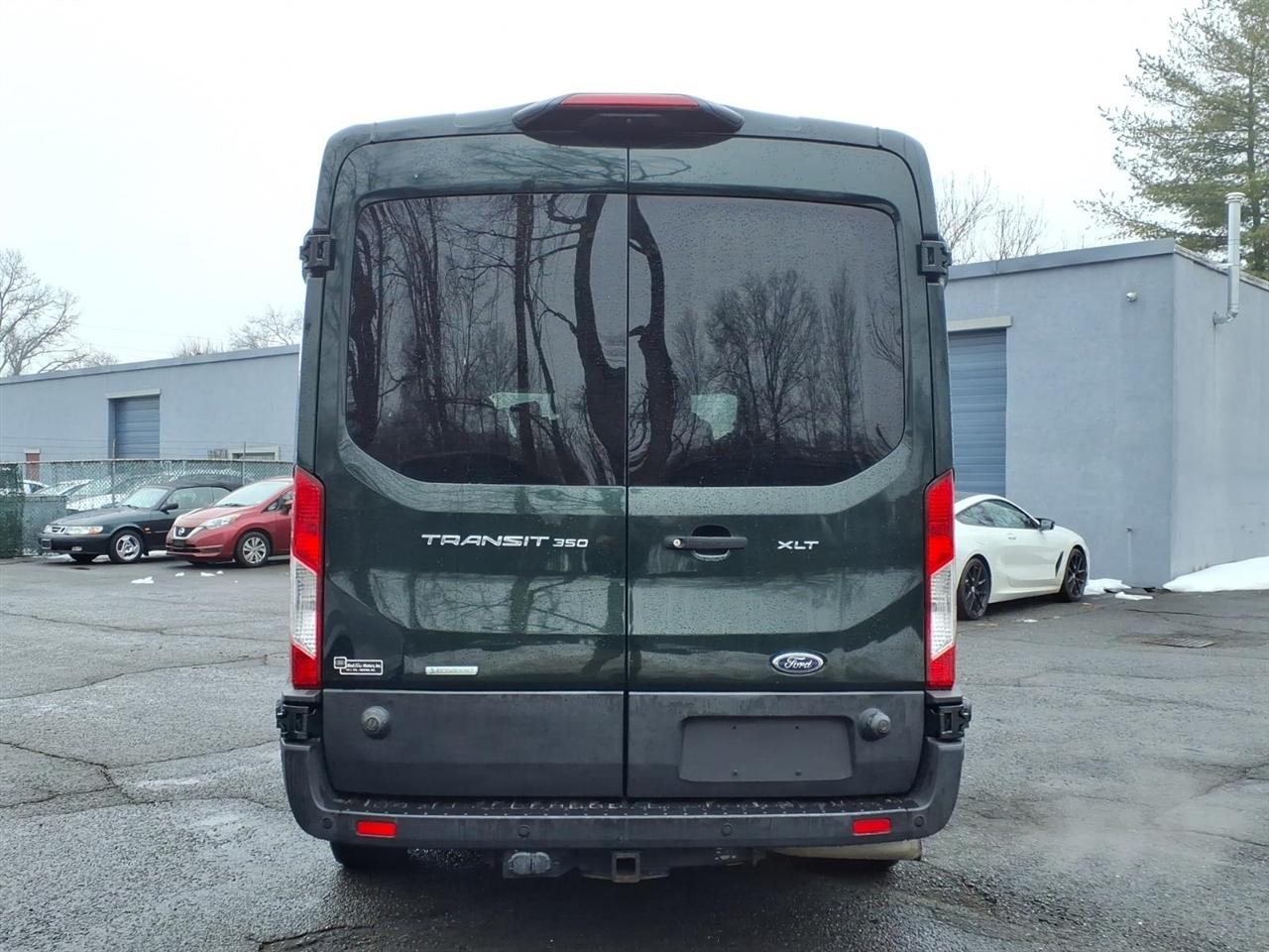 Ford Transit Passenger Wagon T-350 148" Med Roof XLT RWD 2020