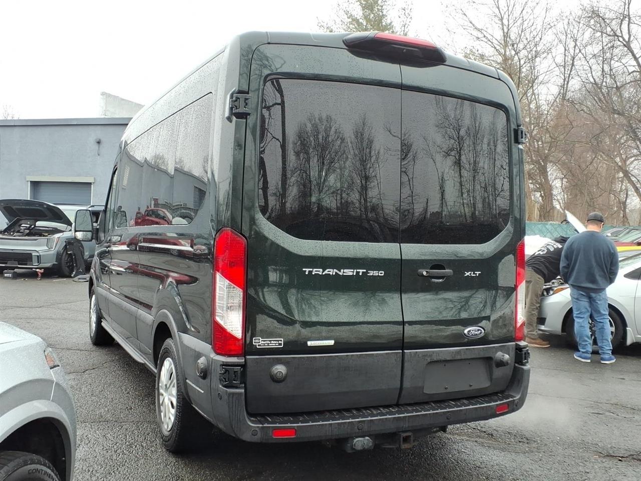 Ford Transit Passenger Wagon T-350 148" Med Roof XLT RWD 2020