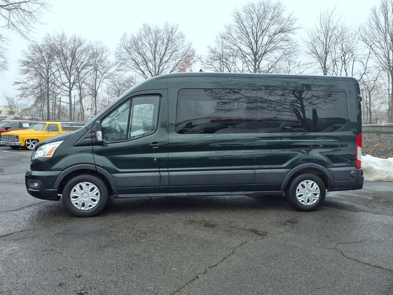 Ford Transit Passenger Wagon T-350 148" Med Roof XLT RWD 2020