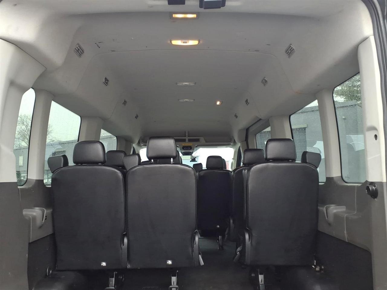 Ford Transit Passenger Wagon T-350 148" Med Roof XLT RWD 2020