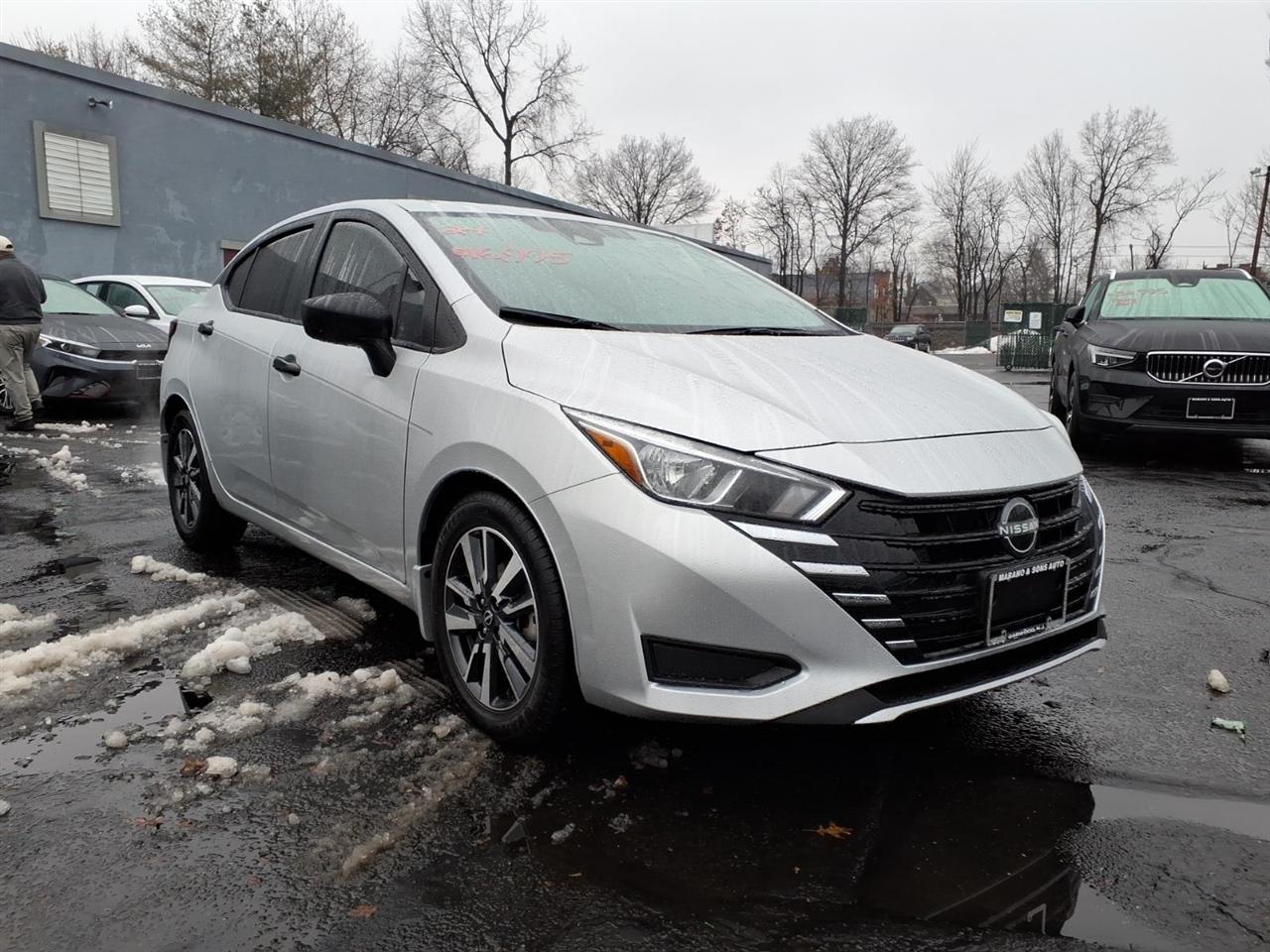 Nissan Versa S CVT 2024