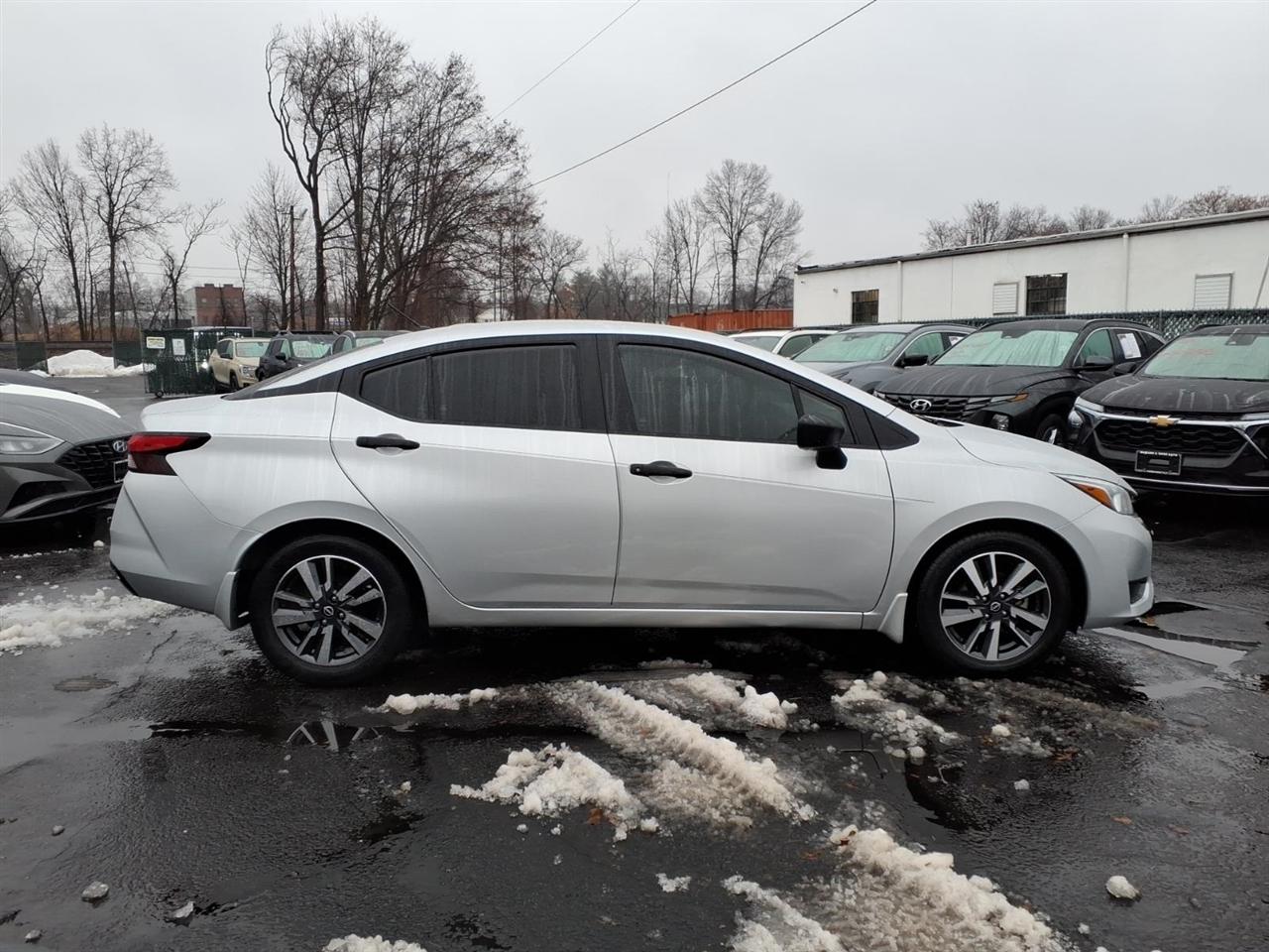 Nissan Versa S CVT 2024