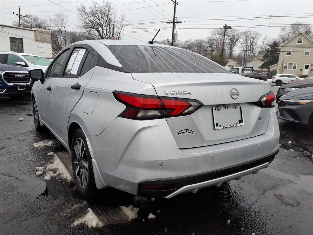 Nissan Versa S CVT 2024