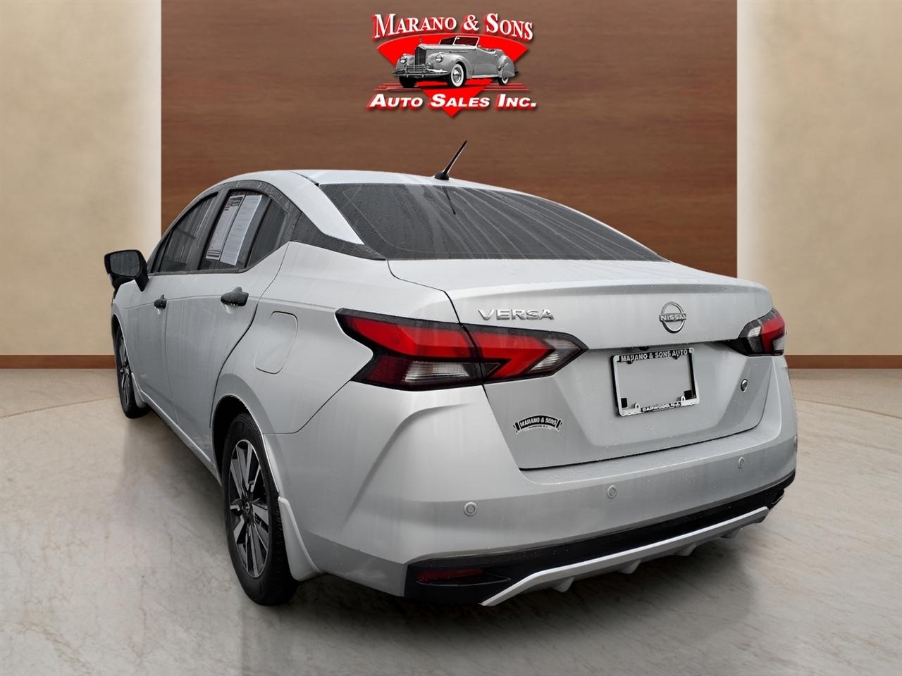 Nissan Versa S CVT 2024