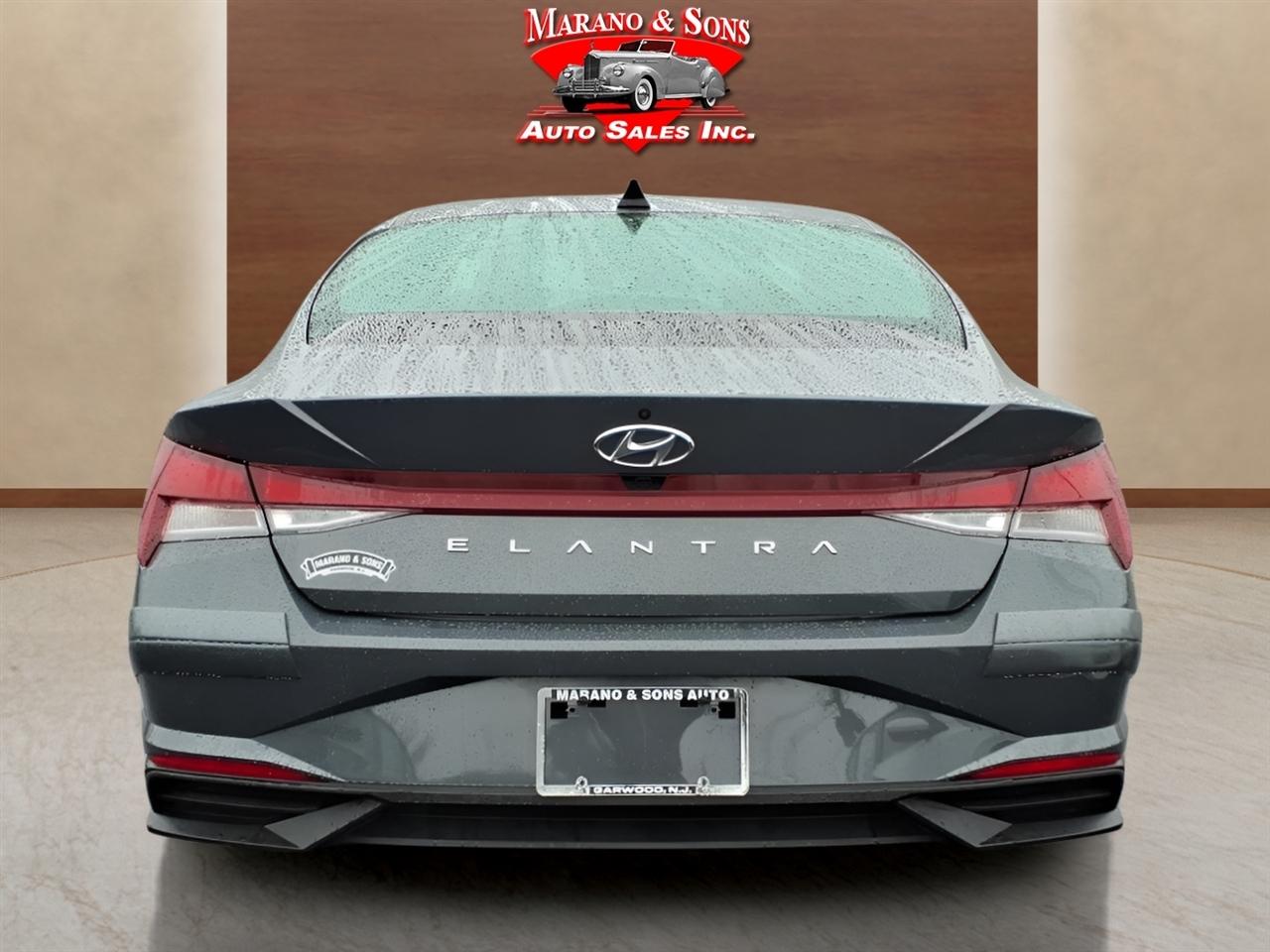 Hyundai Elantra SEL IVT 2023