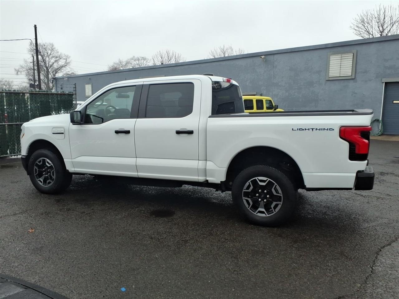 Ford F-150 Lightning Platinum 4WD SuperCrew 5.5' Box 2023