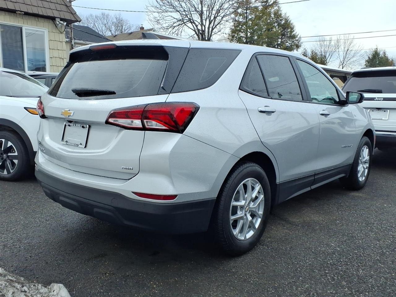 Chevrolet Equinox AWD 4dr LS w/1LS 2022