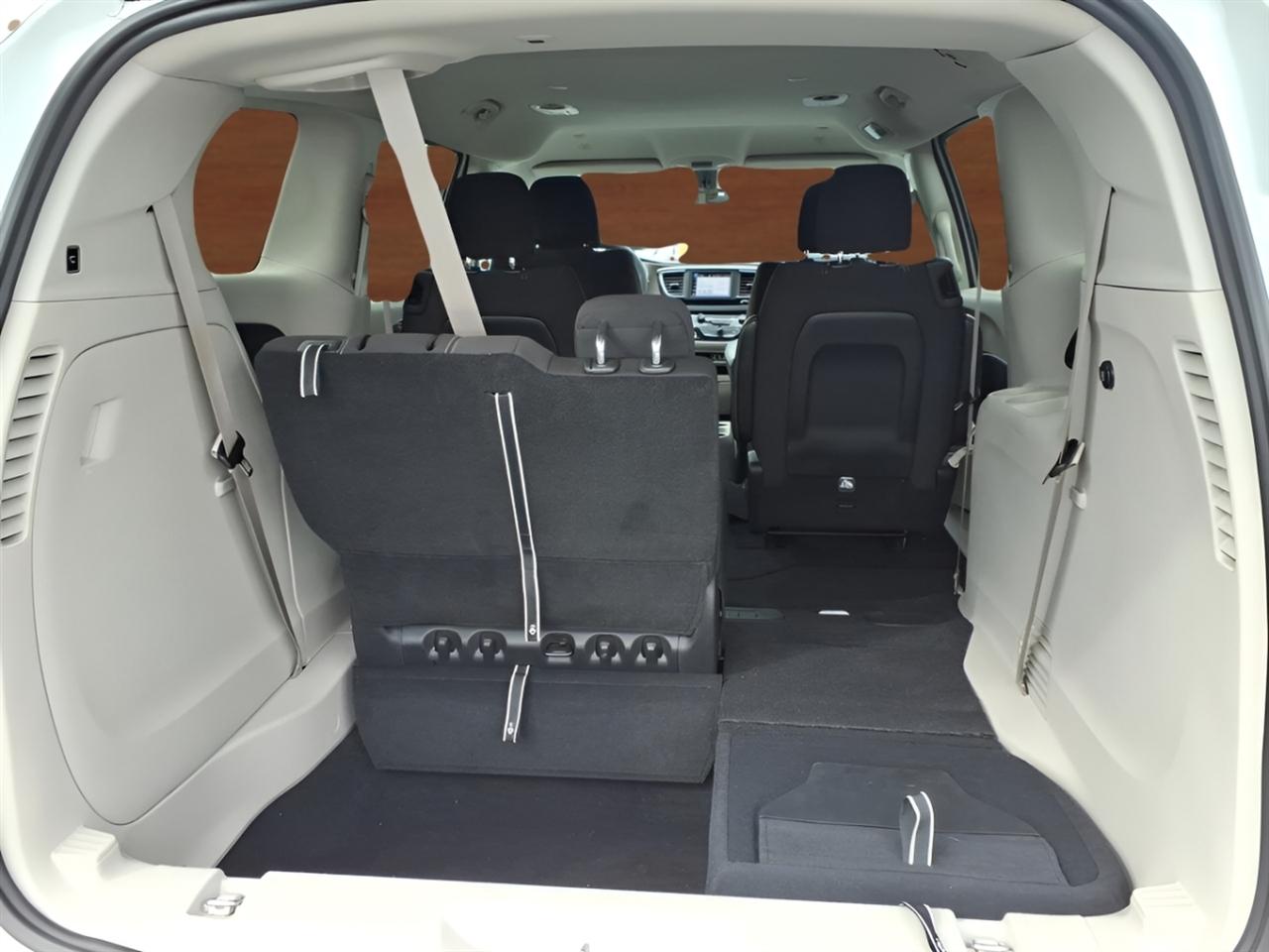 Chrysler Voyager LX FWD 2022