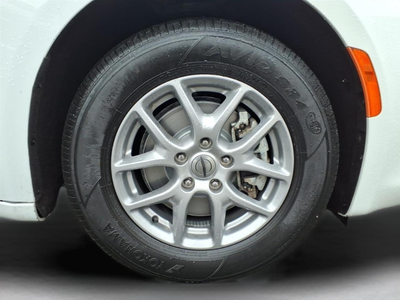 Chrysler Voyager LX FWD 2022